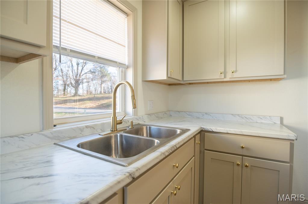 301 Cape Road Bloomfield, MO 63825 - Photo 9 of 20