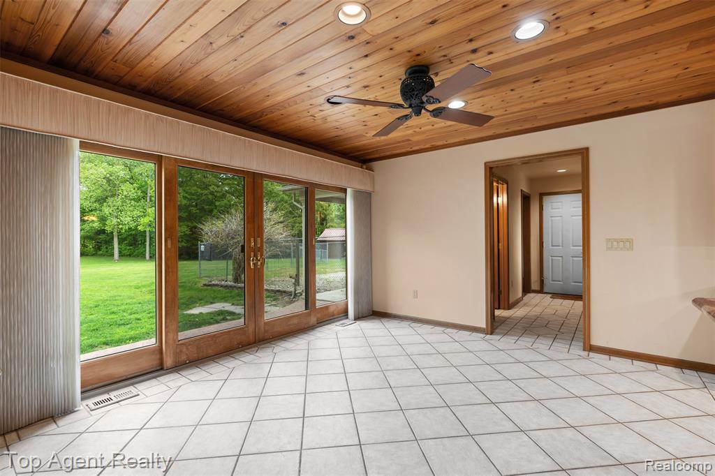7386 Card Road Smiths Creek, MI 48074 - Photo 24 of 67