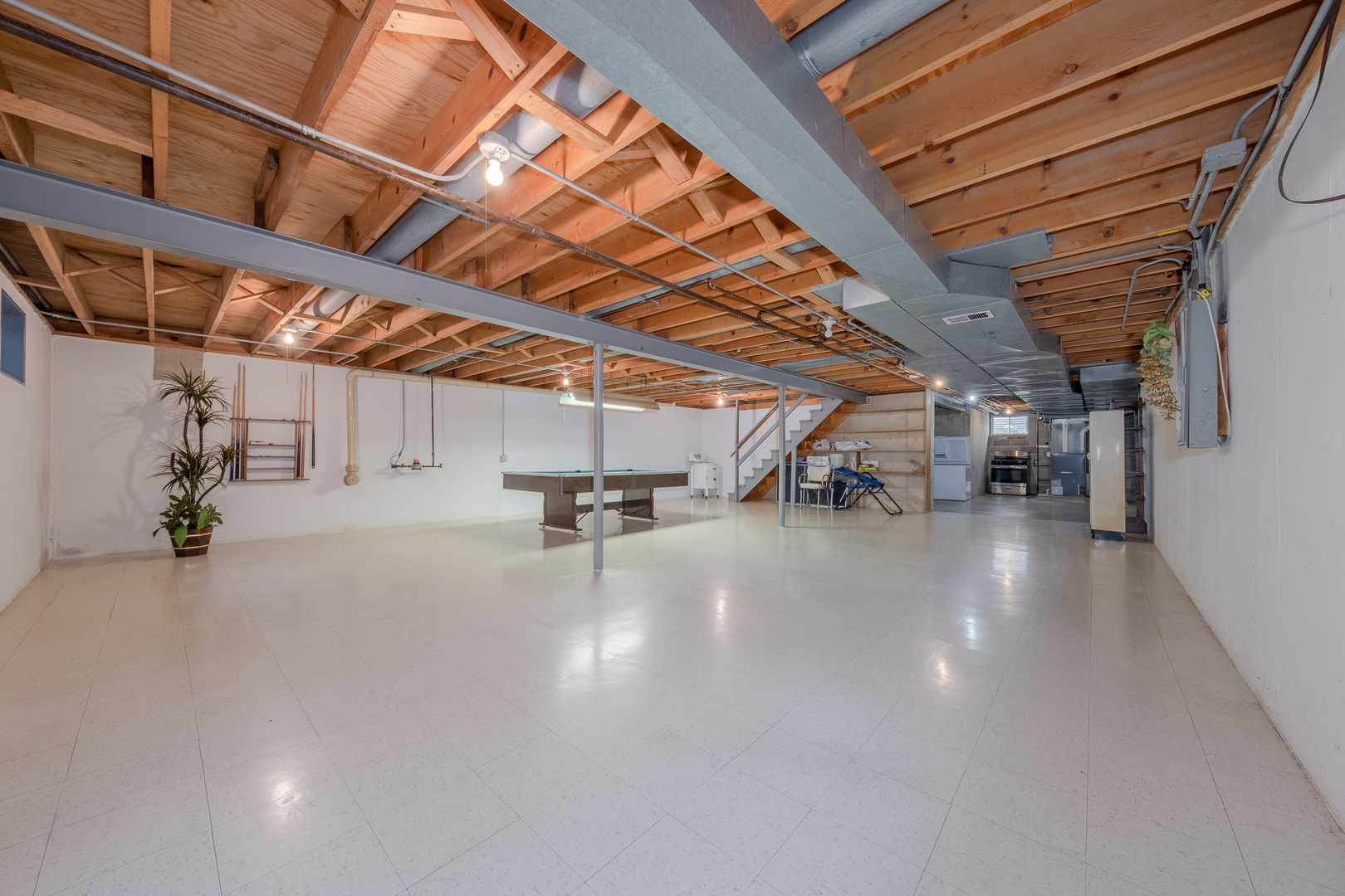 8436 Clynderven Road Burr Ridge, IL 60527 - Photo 26 of 39 a view of a studio with wooden roof