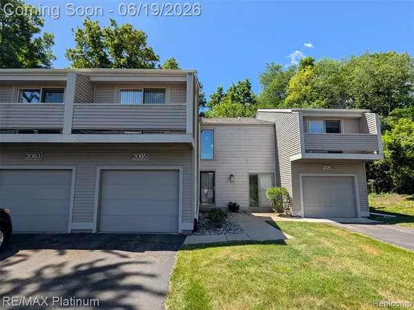 $199,999 | 2085 Fox Hollow Drive, Okemos, MI 48864