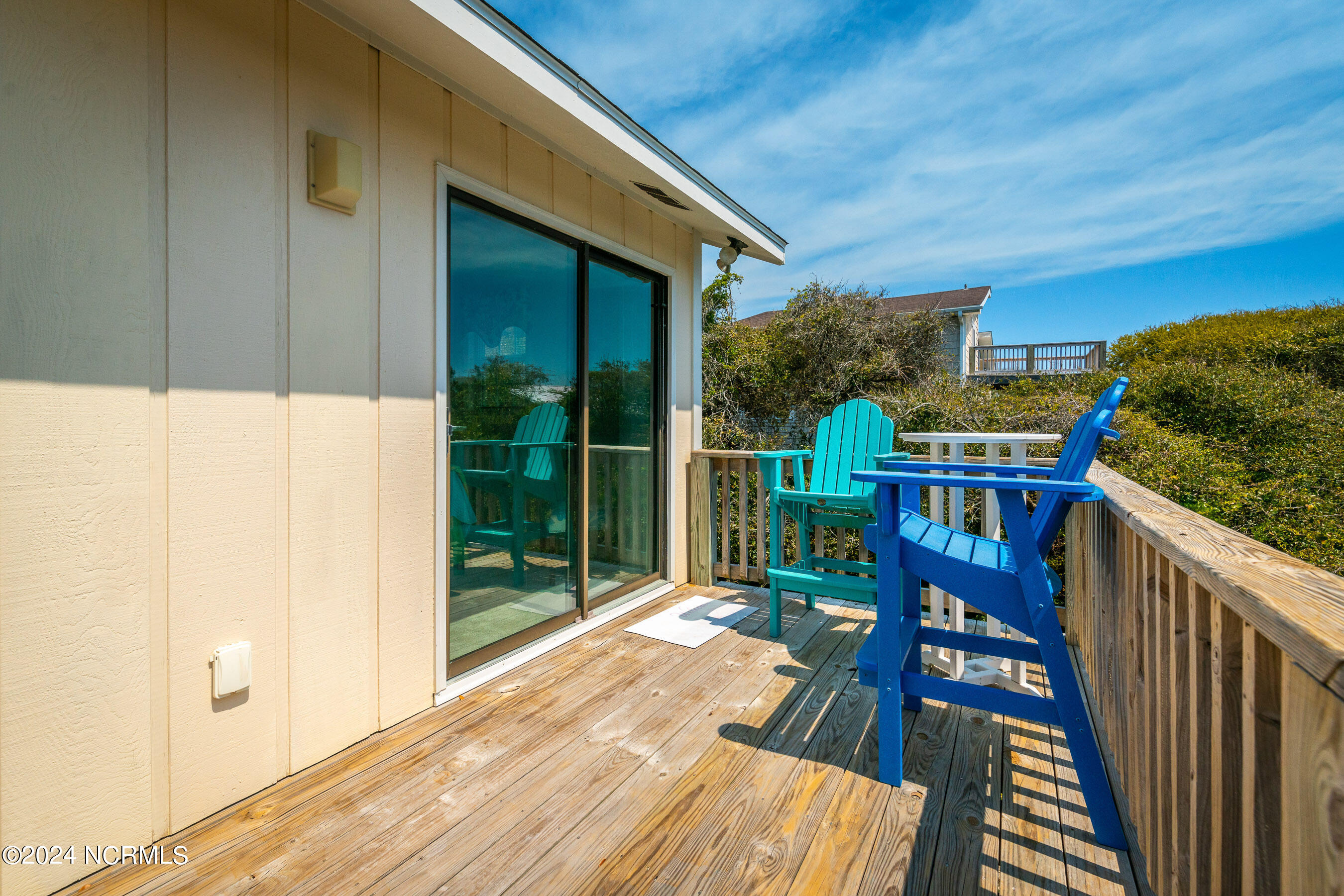 106 Robin Street Emerald Isle, NC 28594 - Photo 7 of 46 20240403 MLS A_Harris 106 Robin St Emera