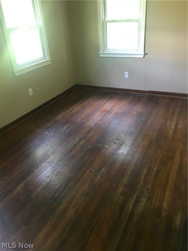 693 Selzer Street Akron, OH 44310 - Photo 4 of 6