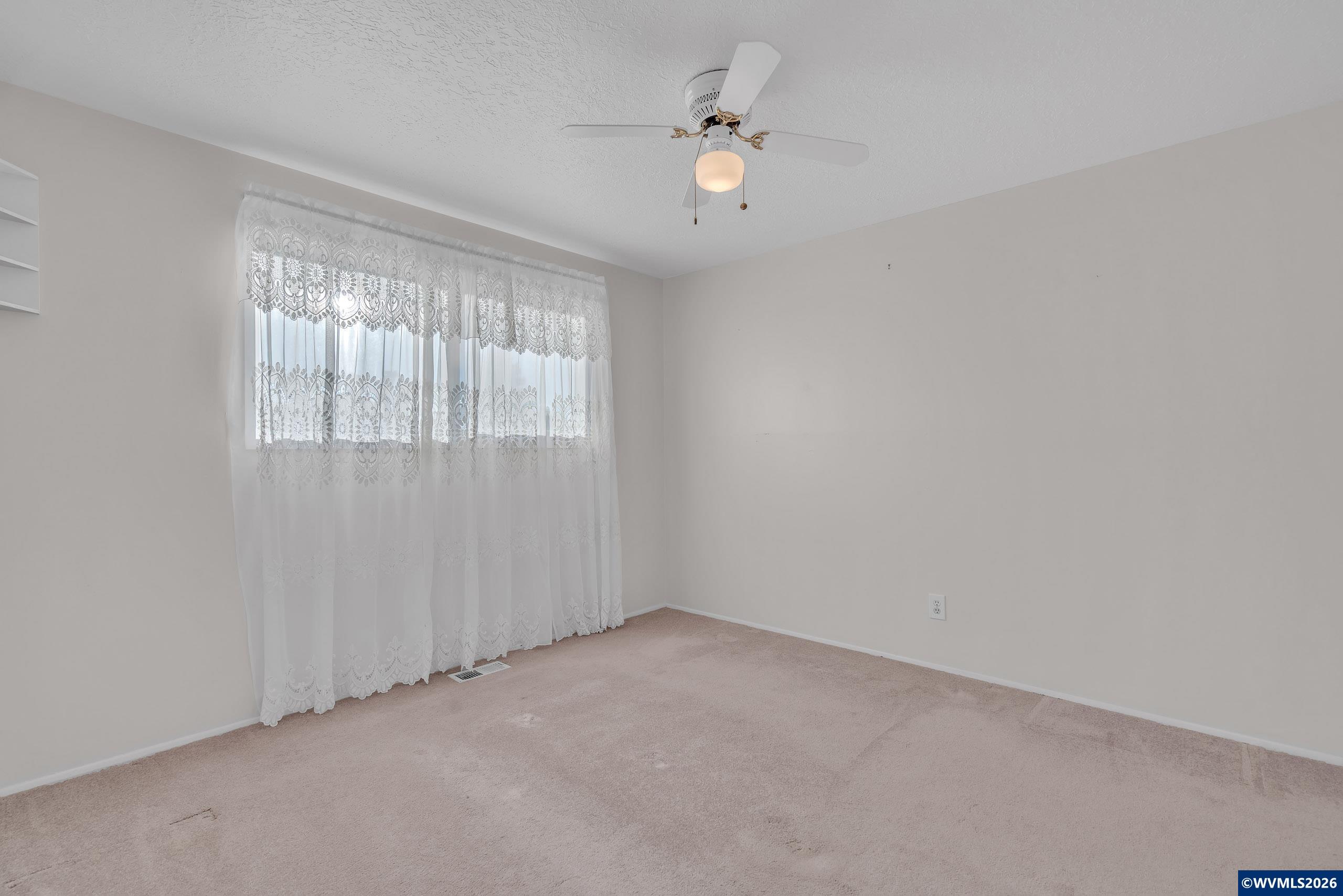 1379 Sallal Road Woodburn, OR 97071 - Photo 18 of 26 Gallery Image 18
