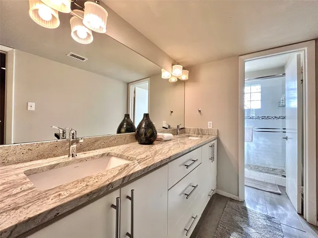 $3,695 | 1106 West 6th Street, Unit 205, Austin, TX 78703