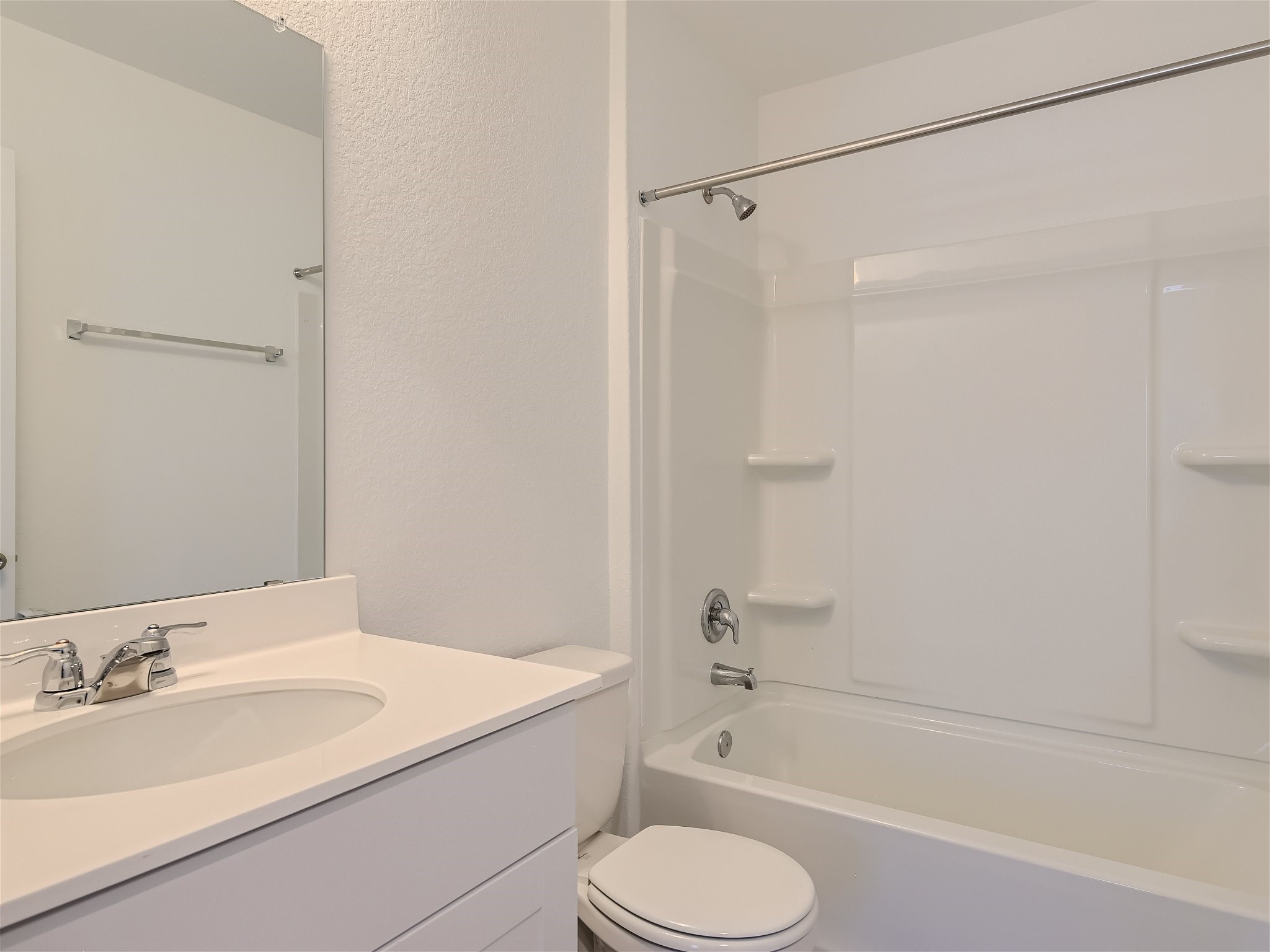 1513 Hope Rnch Road Leander, TX 78641 - Photo 24 of 28 23 2nd Floor Bathroom
