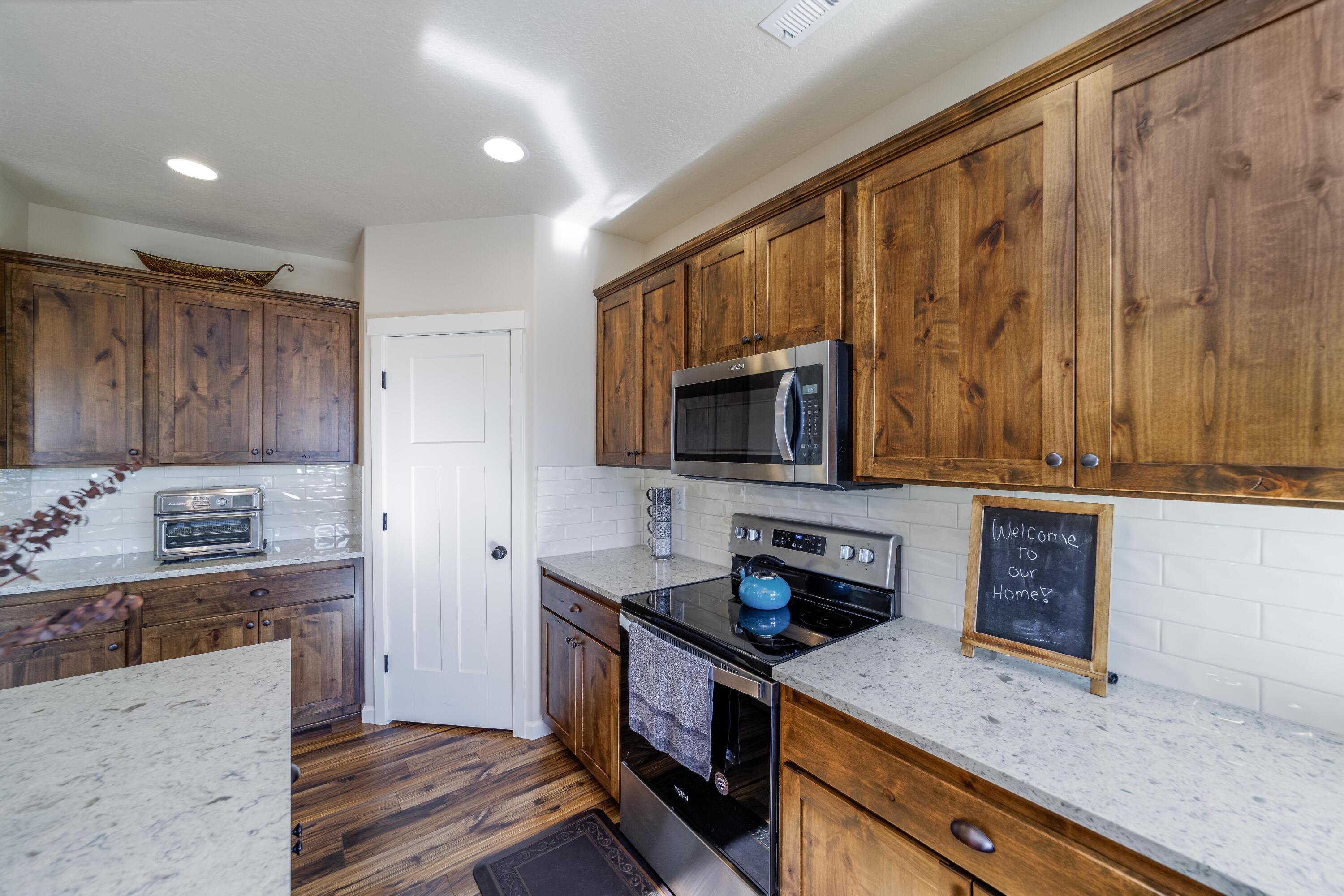 2756 Southwest 34th Street Redmond, OR 97756 - Photo 20 of 44 2756_SW_34th_St-22