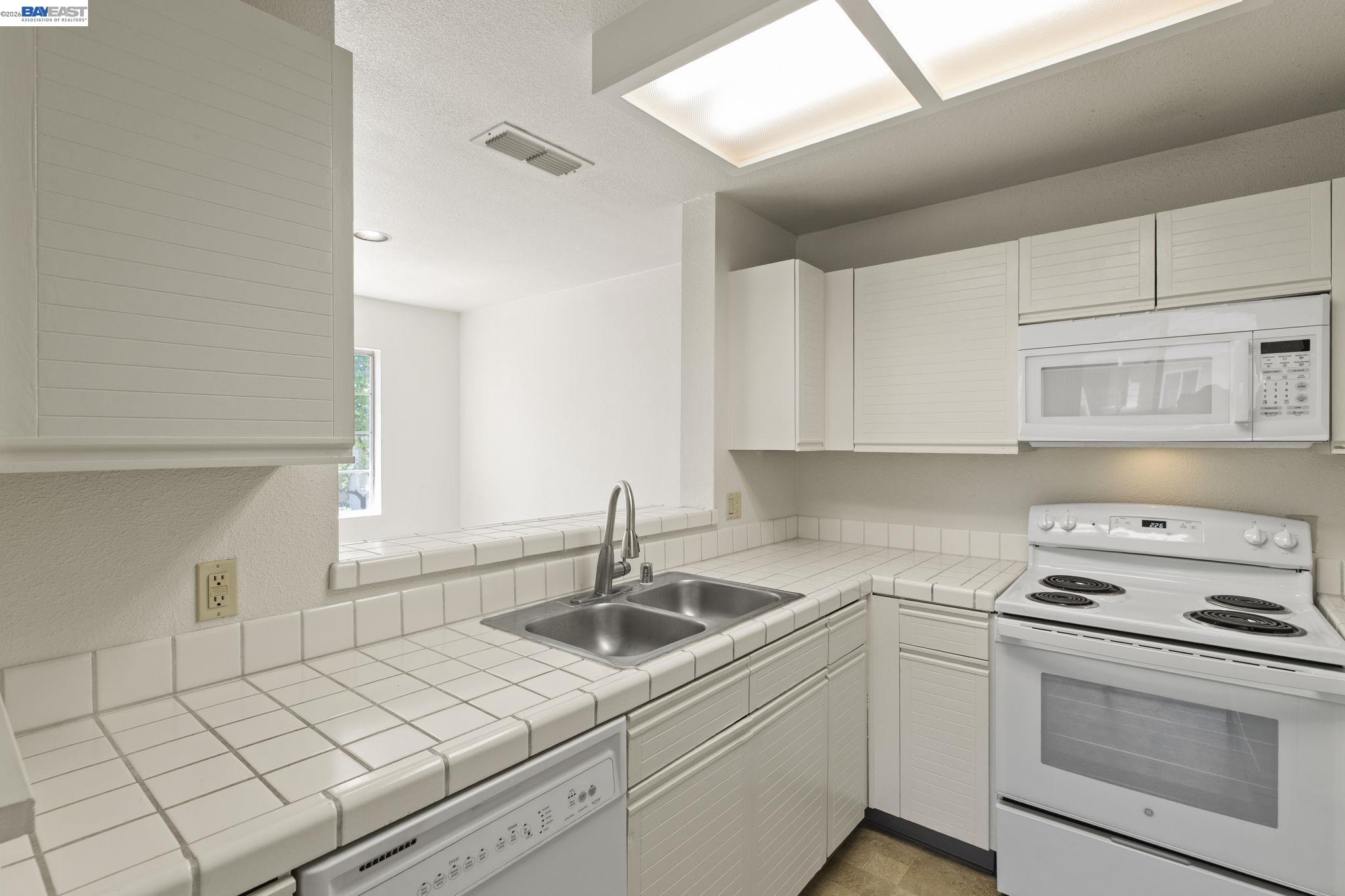 6967 Stagecoach Road, Unit G Dublin, CA 94568 - Photo 15 of 48