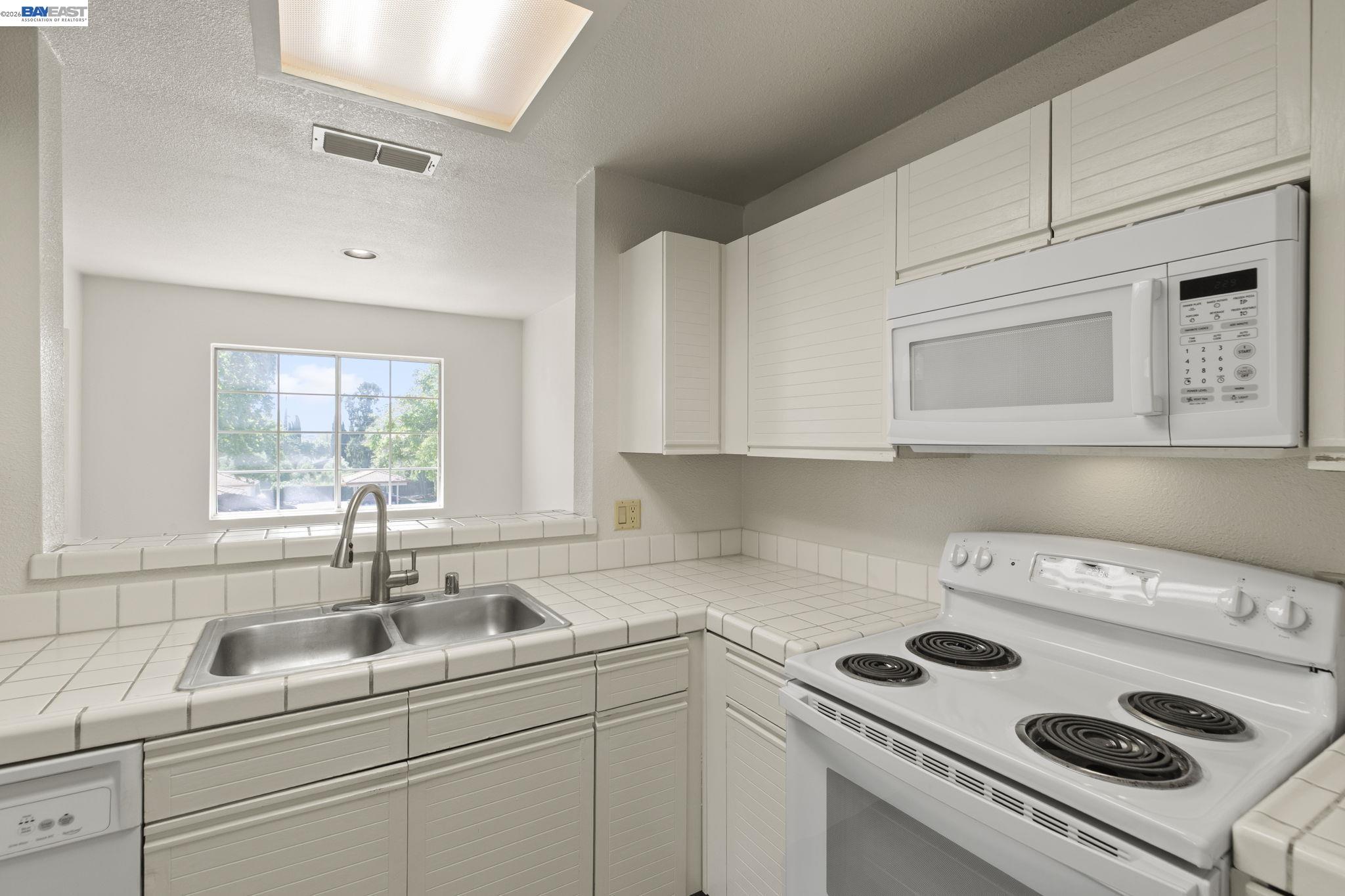 6967 Stagecoach Road, Unit G Dublin, CA 94568 - Photo 16 of 48