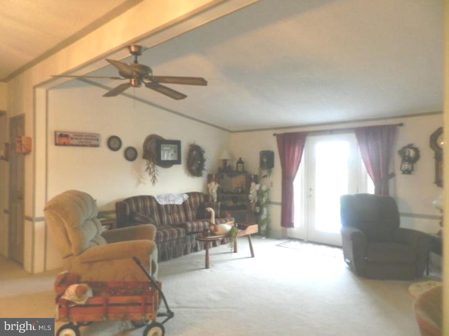 2862 Gun And Rod Club Road Houston, DE 19954 - Photo 6 of 25 Living Room