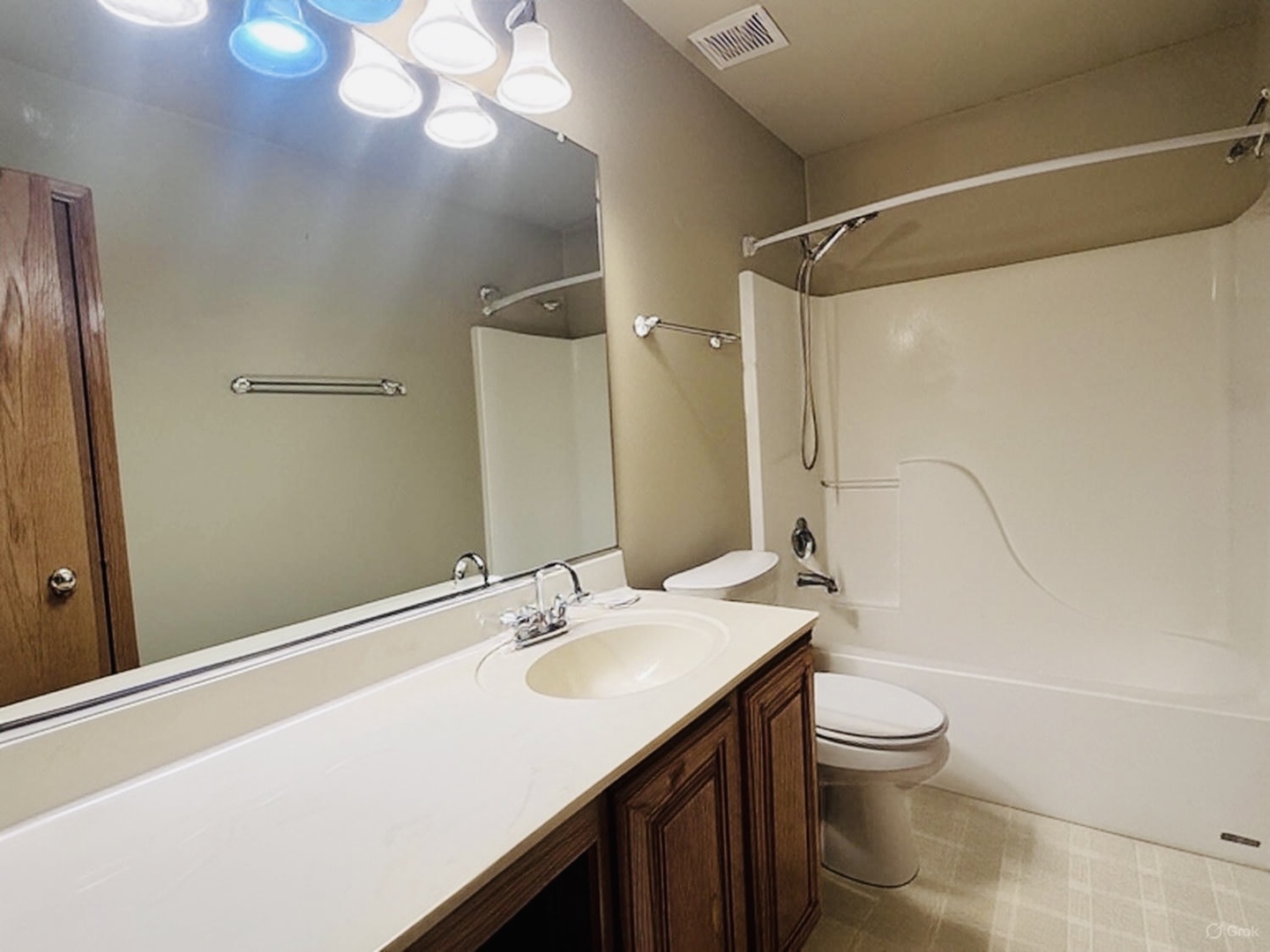 2075 Longwood Court Romeoville, IL 60446 - Photo 8 of 25 Gallery Image 8