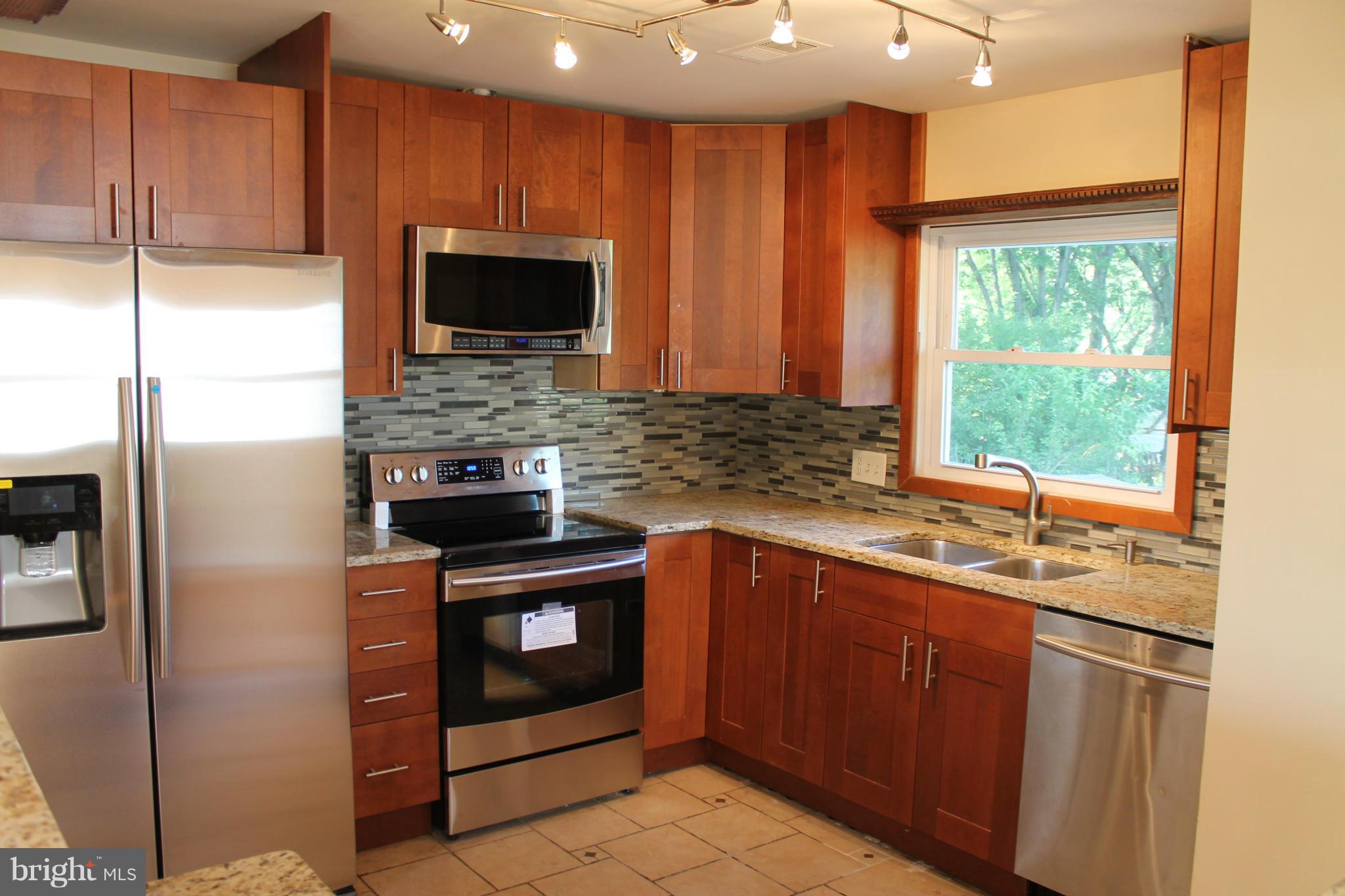 205 East Tazewell Road Sterling, VA 20164 - Photo 1 of 20 Kitchen