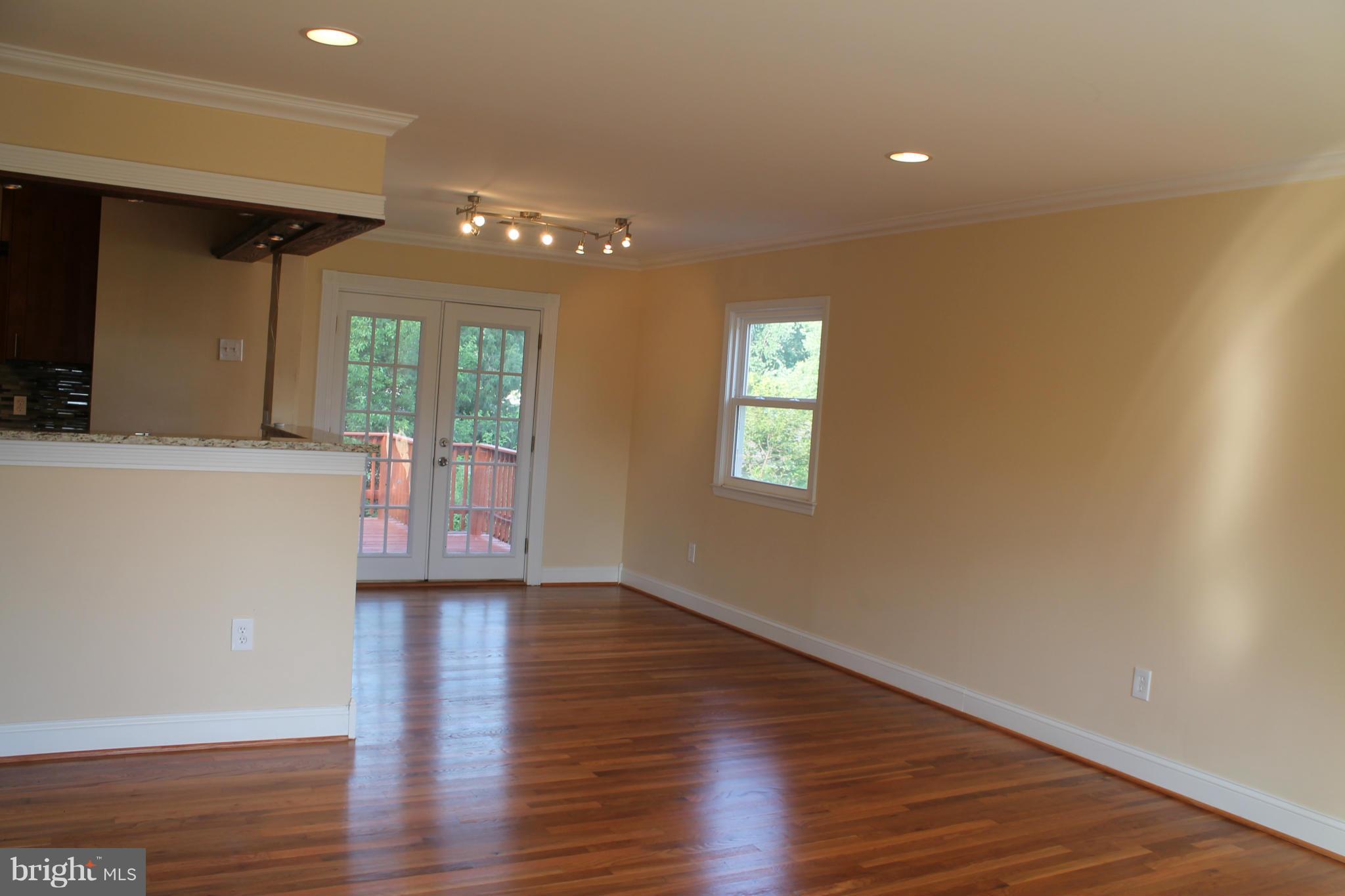 205 East Tazewell Road Sterling, VA 20164 - Photo 2 of 20 Interior (General)