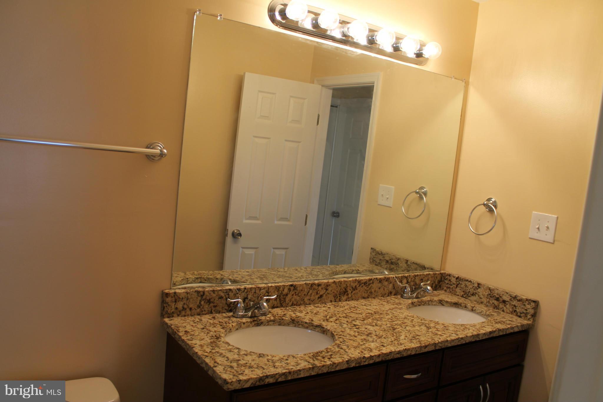 205 East Tazewell Road Sterling, VA 20164 - Photo 12 of 20 Bath (Master)