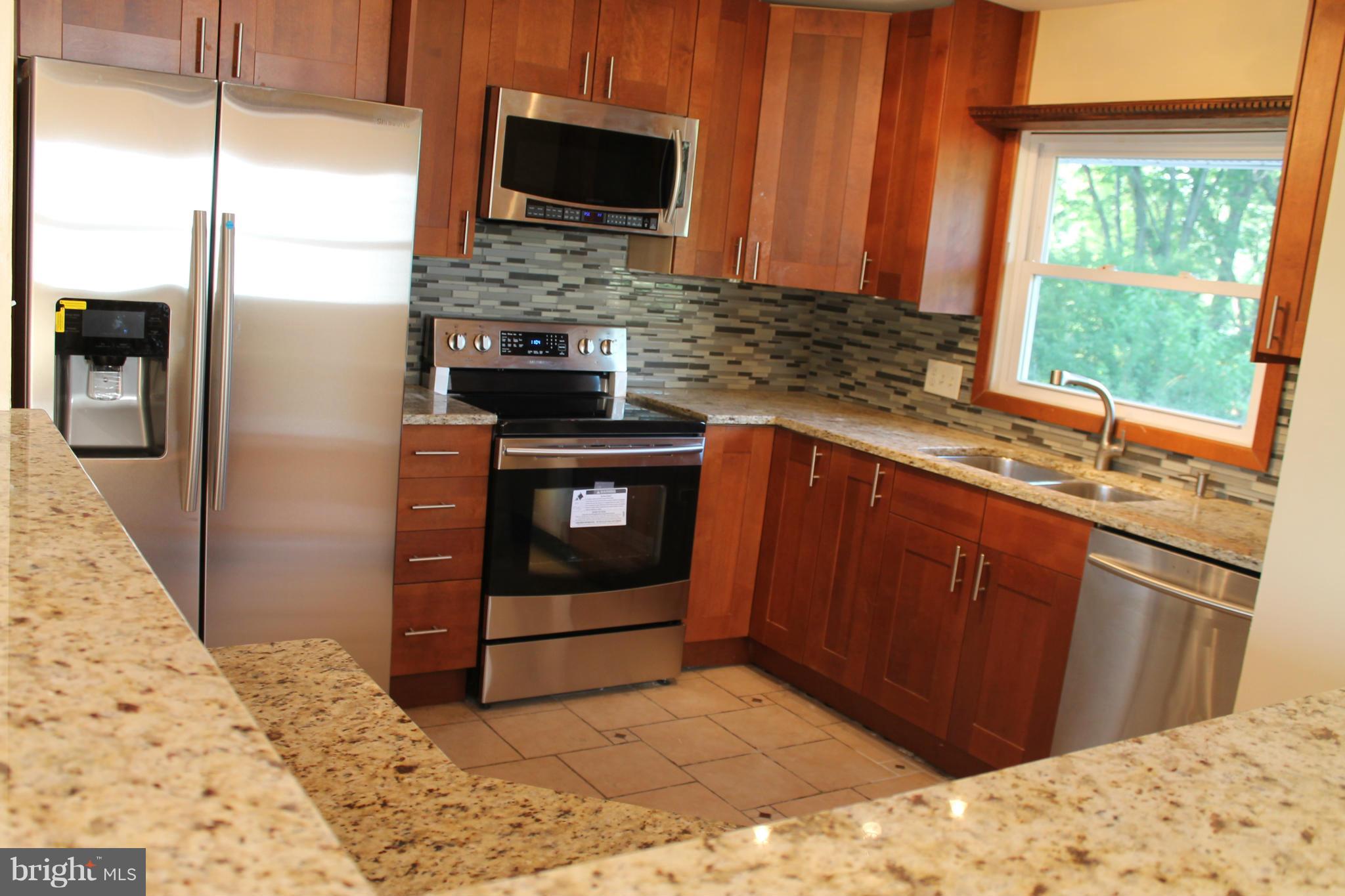 205 East Tazewell Road Sterling, VA 20164 - Photo 14 of 20 Kitchen