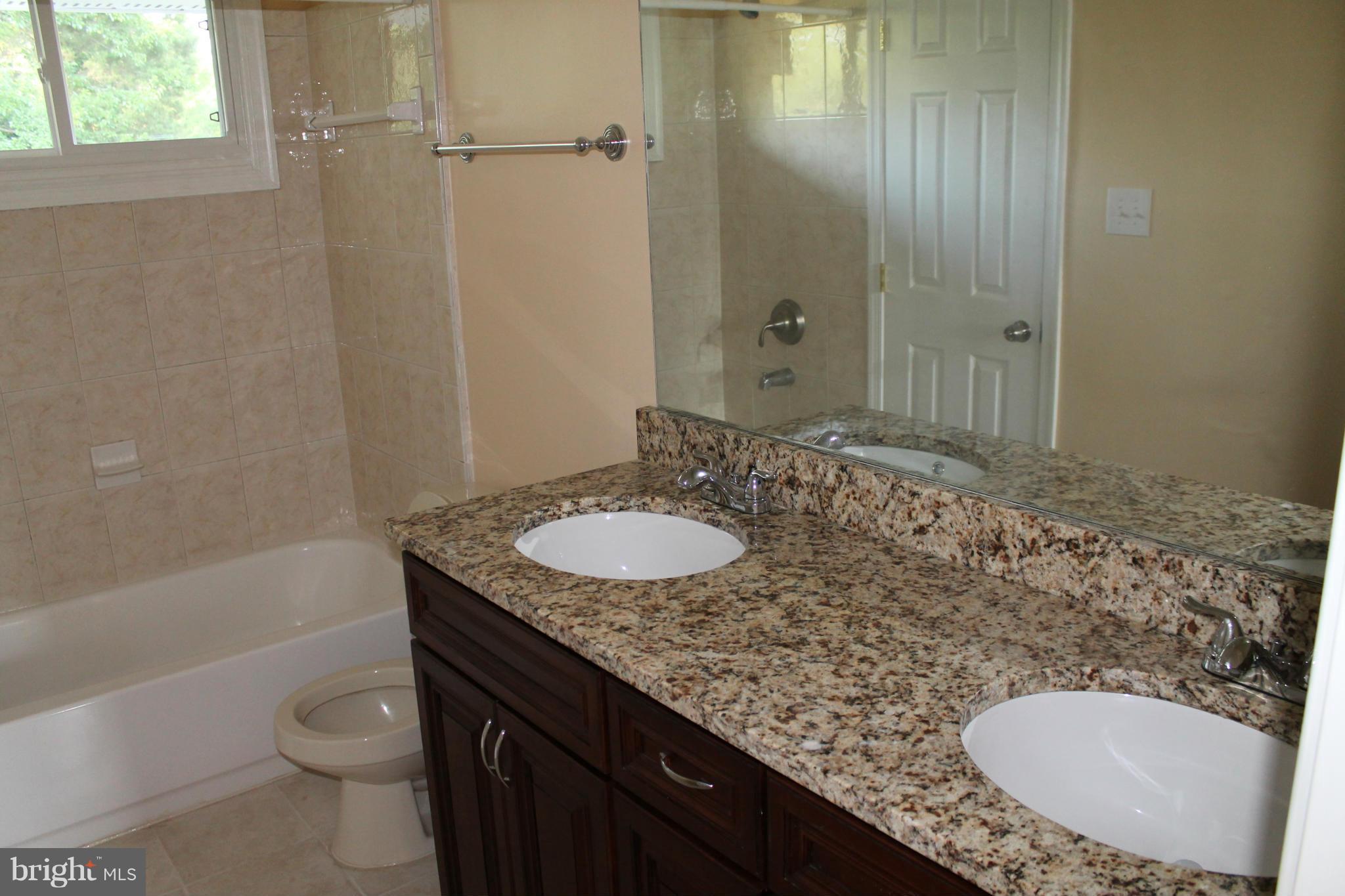 205 East Tazewell Road Sterling, VA 20164 - Photo 3 of 20 Bath (Master)