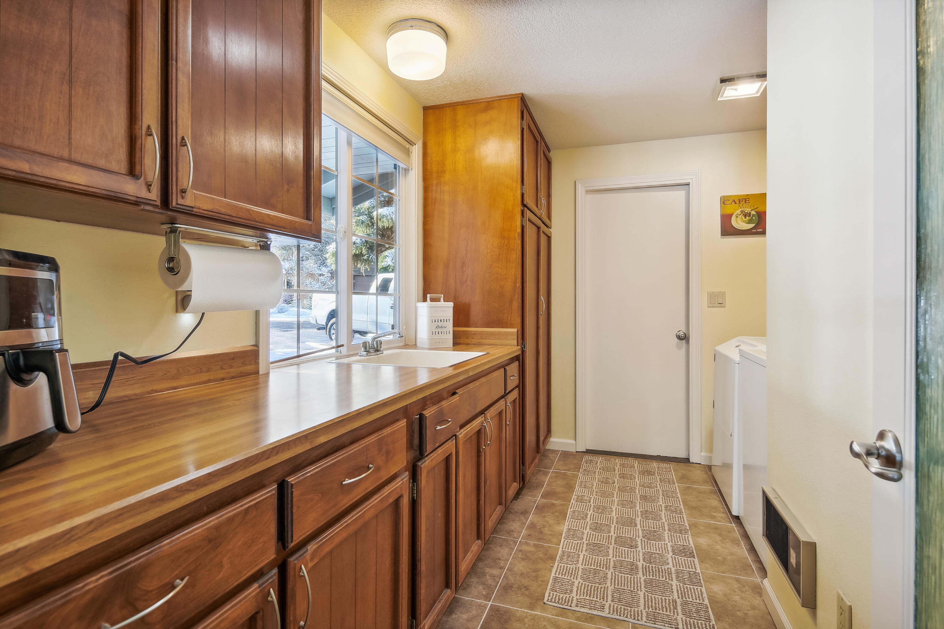 20466 Mainline Road Bend, OR 97702 - Photo 27 of 35 a bathroom with a sink and a mirror