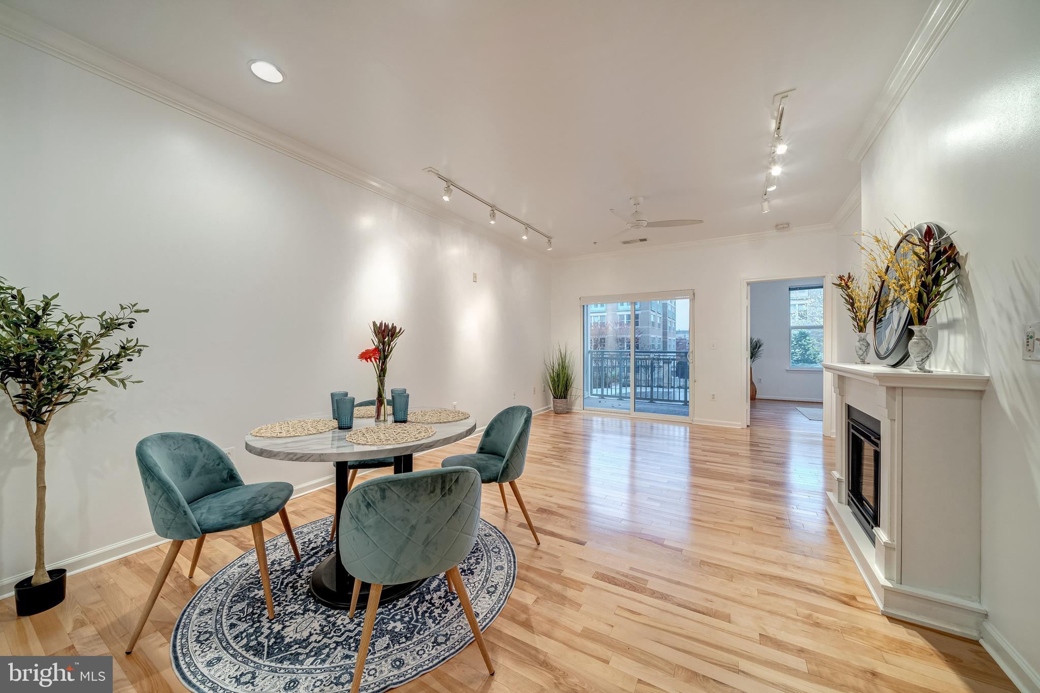 12000 Market Street, Unit 235 Reston, VA 20190 - Photo 18 of 45 Dining Area