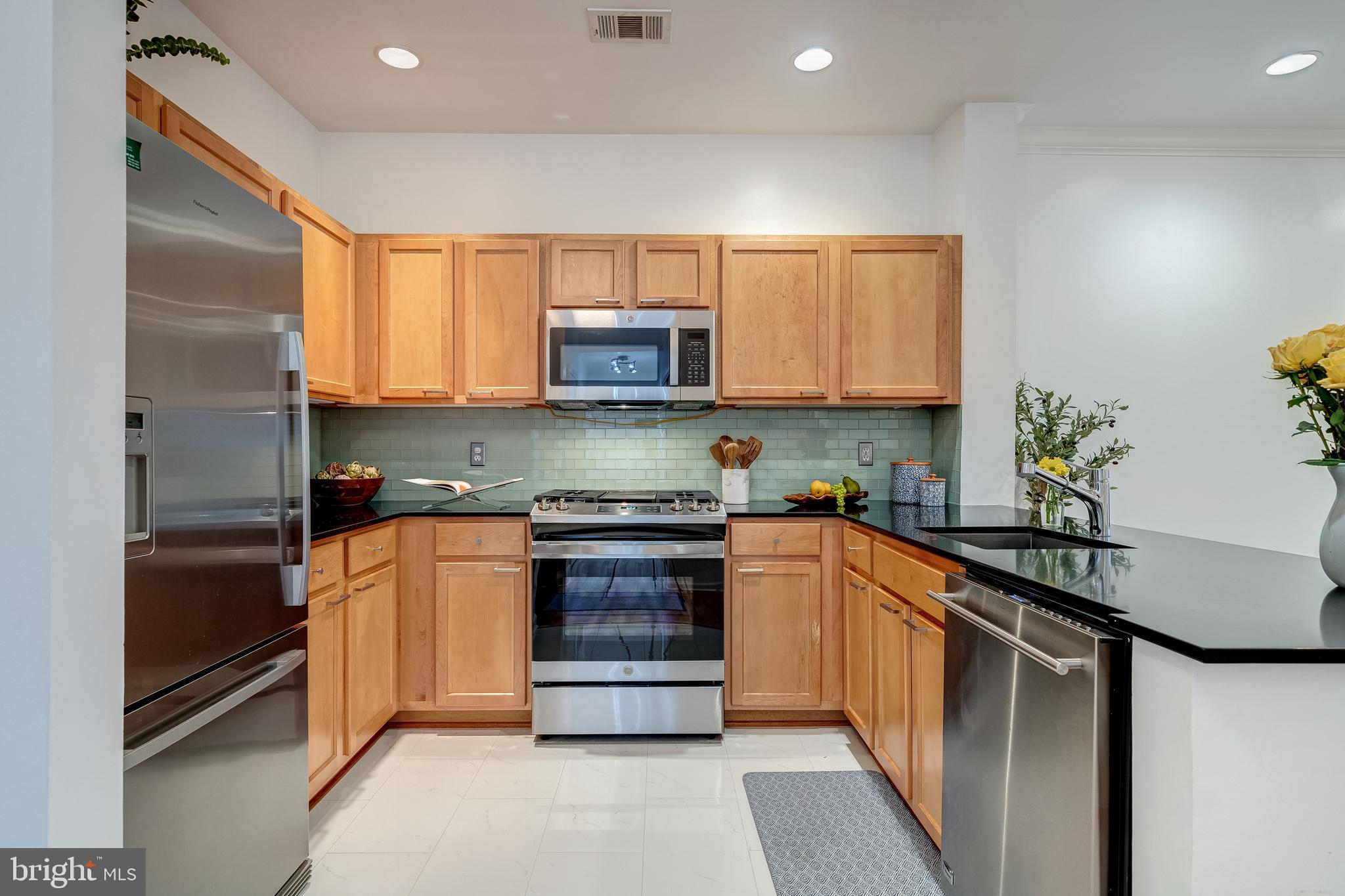 12000 Market Street, Unit 235 Reston, VA 20190 - Photo 21 of 45 Stainless Steel Appliances