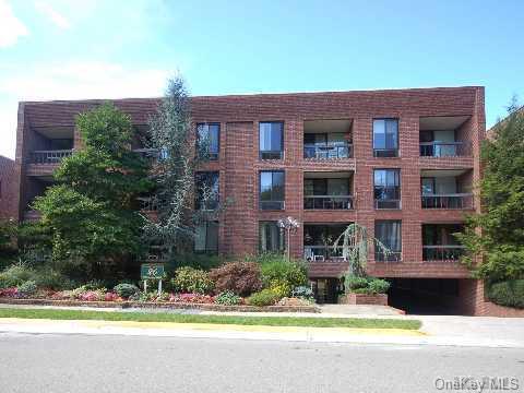 20 Gilchrest Road, Unit 1C Great Neck, NY 11021 - Photo 1 of 1 Gallery Image 1