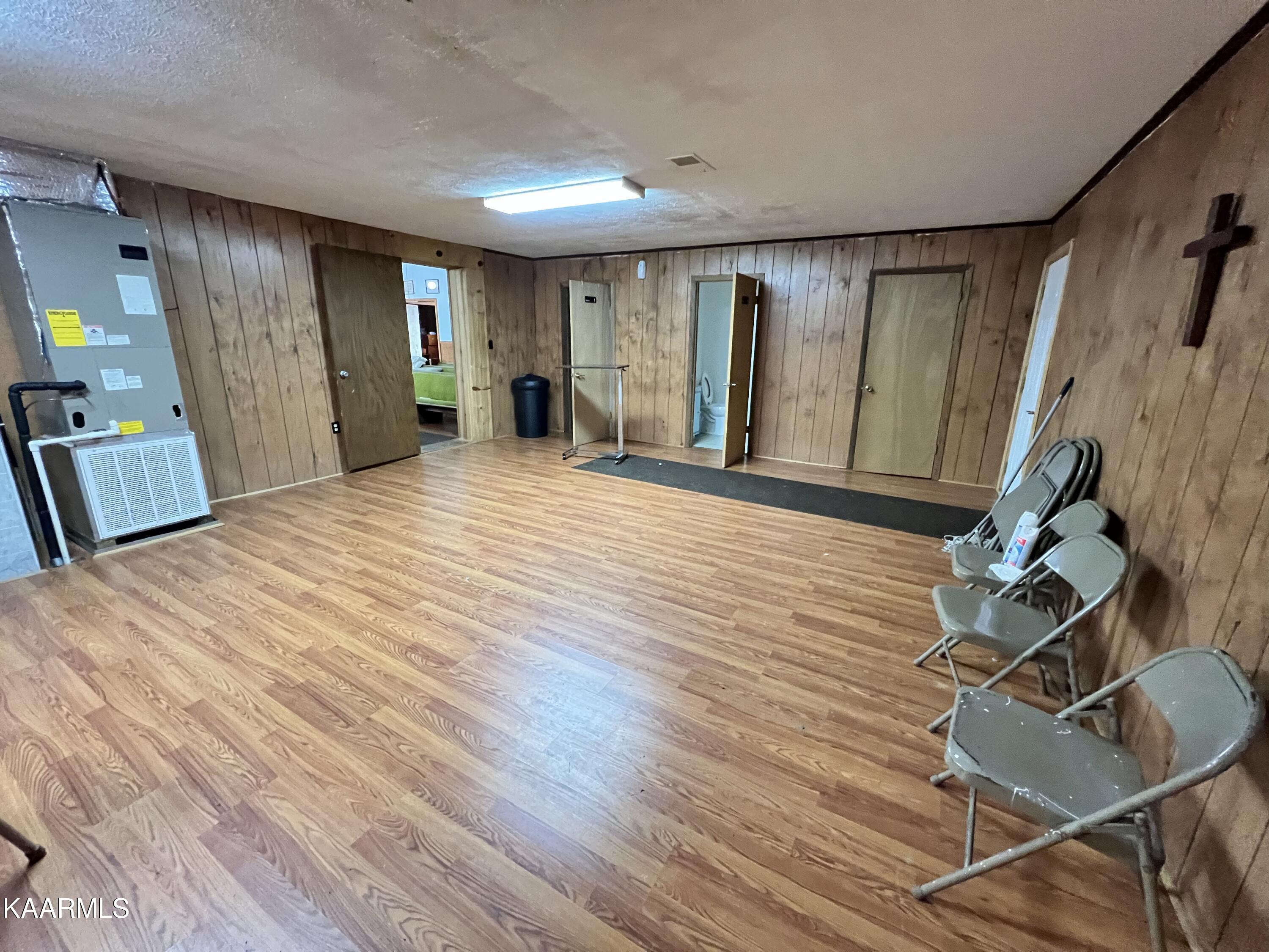 2667 Hurricane Road Jonesville, VA 24263 - Photo 8 of 28 677104A9-E3F7-40DF-B9B2-36A14065E08F