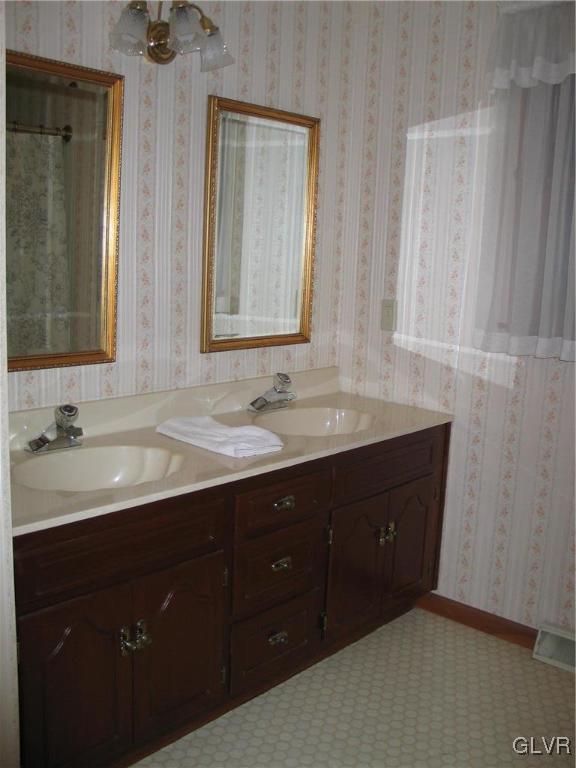1805 Abington Road Bethlehem, PA 18018 - Photo 16 of 21 Gallery Image 16
