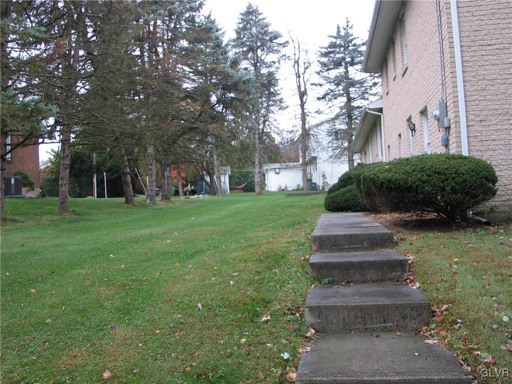 1805 Abington Road Bethlehem, PA 18018 - Photo 4 of 21 Gallery Image 4