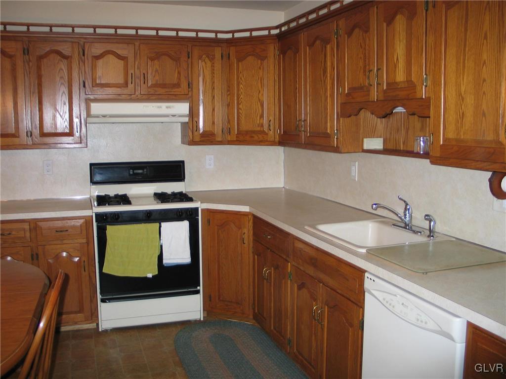 1805 Abington Road Bethlehem, PA 18018 - Photo 6 of 21 Gallery Image 6