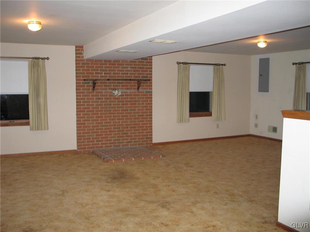 1805 Abington Road Bethlehem, PA 18018 - Photo 10 of 21 Gallery Image 10