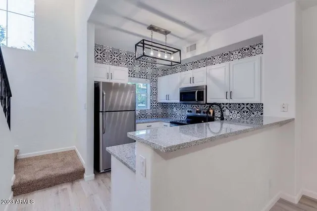 $2,300 | 160 West Commerce Court, Gilbert, AZ 85233