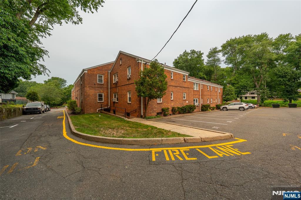 161 Knickerbocker Road, Unit C Englewood, NJ 07631 - Photo 11 of 12