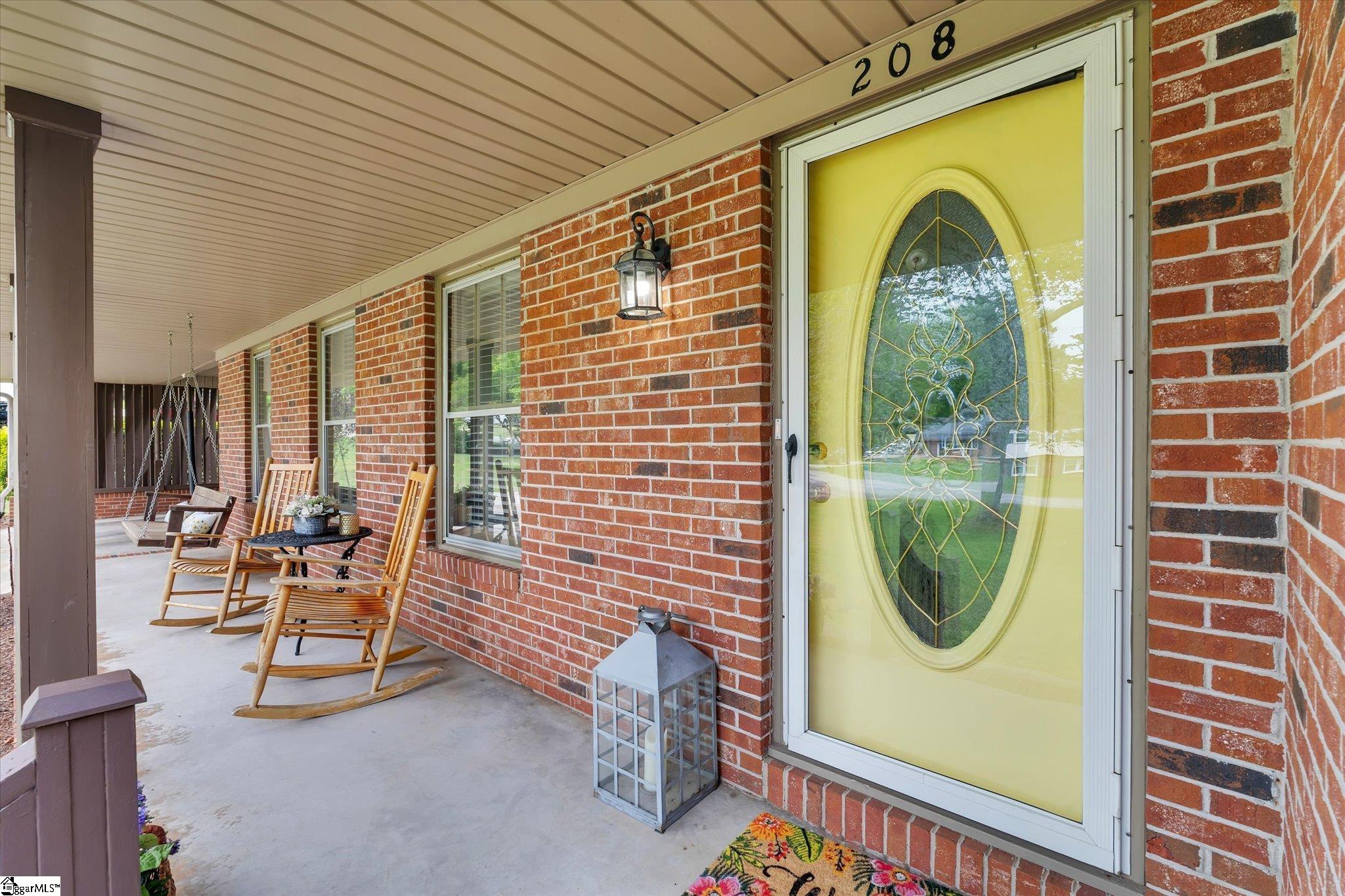 208 Hillandale Road Liberty, SC 29657 - Photo 4 of 35 Gallery Image 4