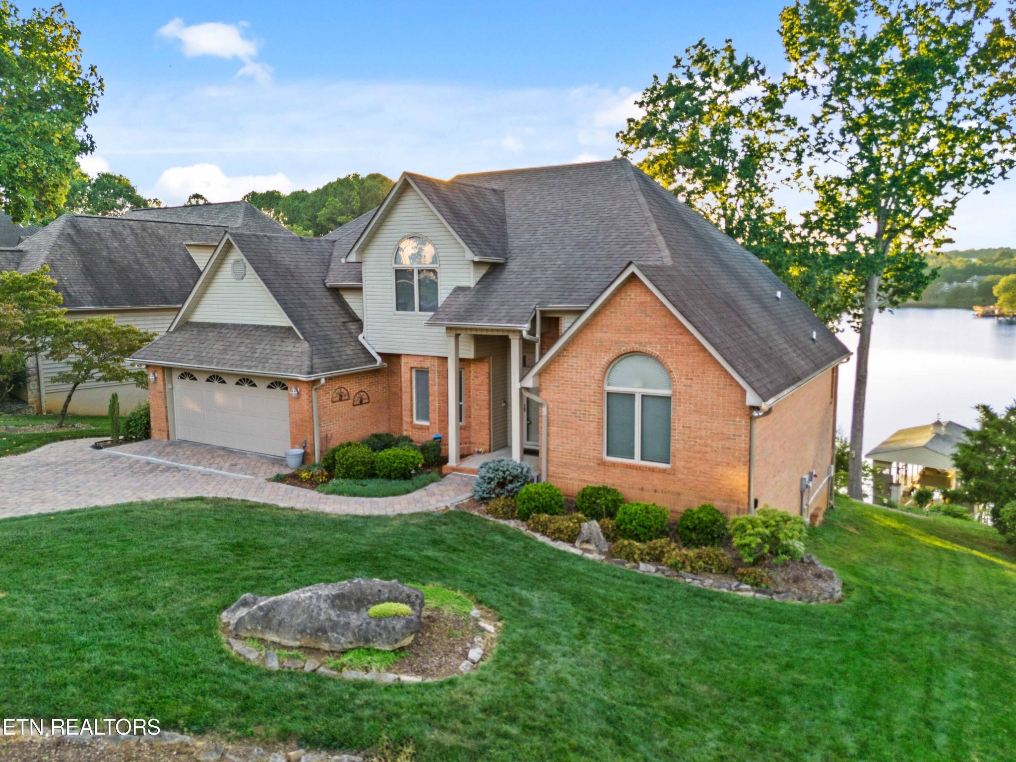 146 Inagehi Way Loudon, TN 37774 - Photo 3 of 58 Gallery Image 3