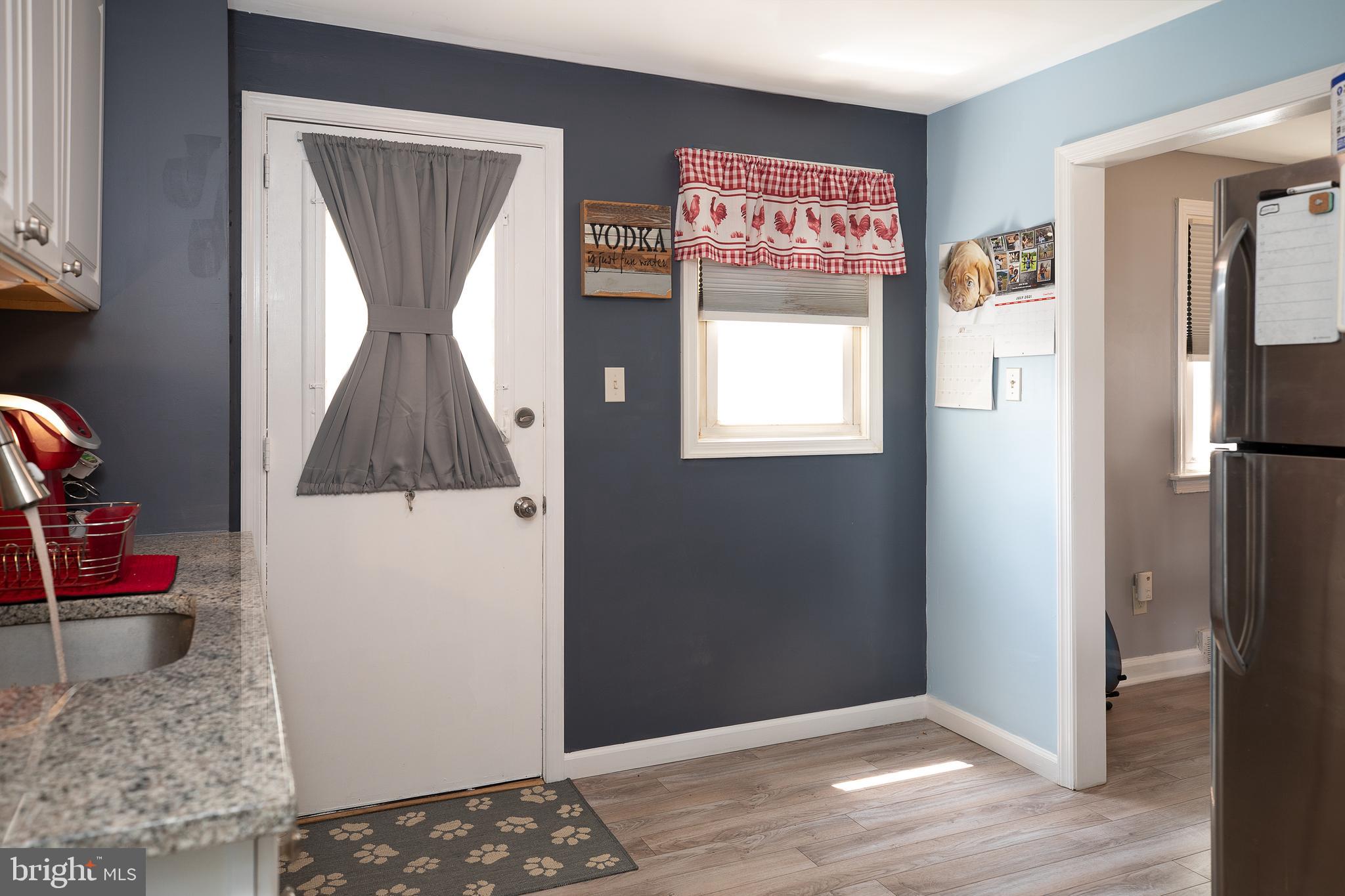 519 Ridley Avenue Folsom, PA 19033 - Photo 11 of 22 Kitchen