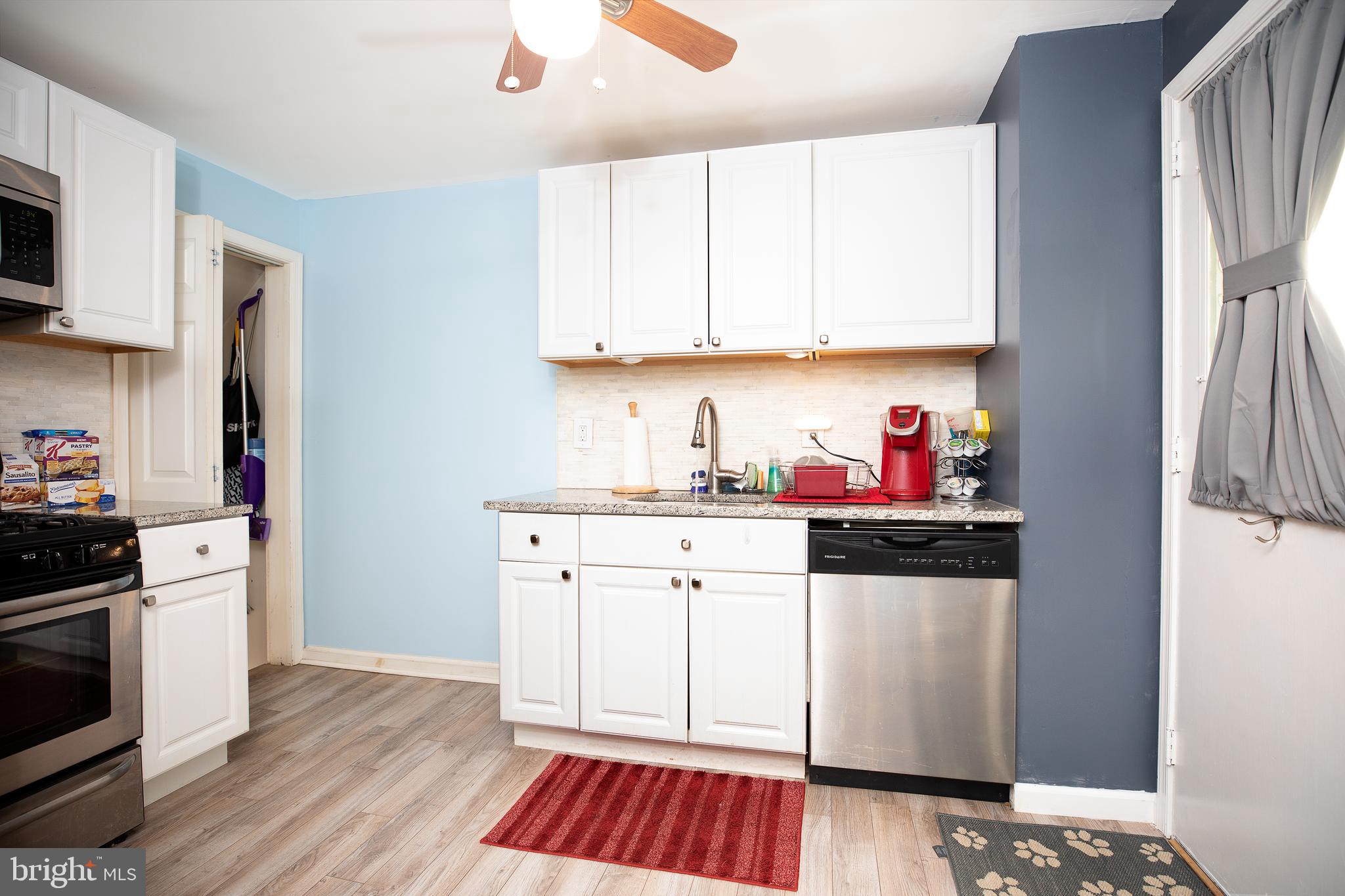 519 Ridley Avenue Folsom, PA 19033 - Photo 8 of 22 Kitchen