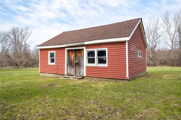 $359,900 | 13522 N Road, Alden, NY 14004