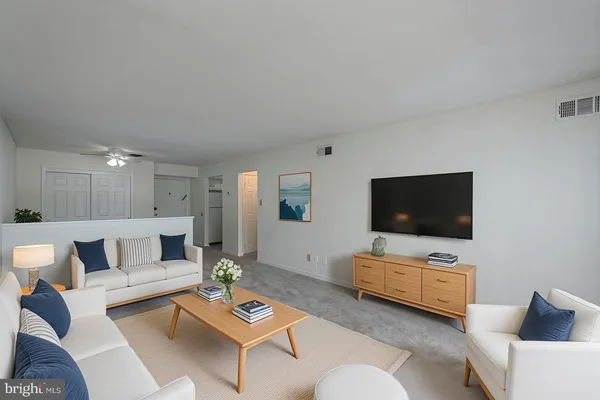 $1,295 | 5200 Quincy Street, Unit 304, Bladensburg, MD 20710