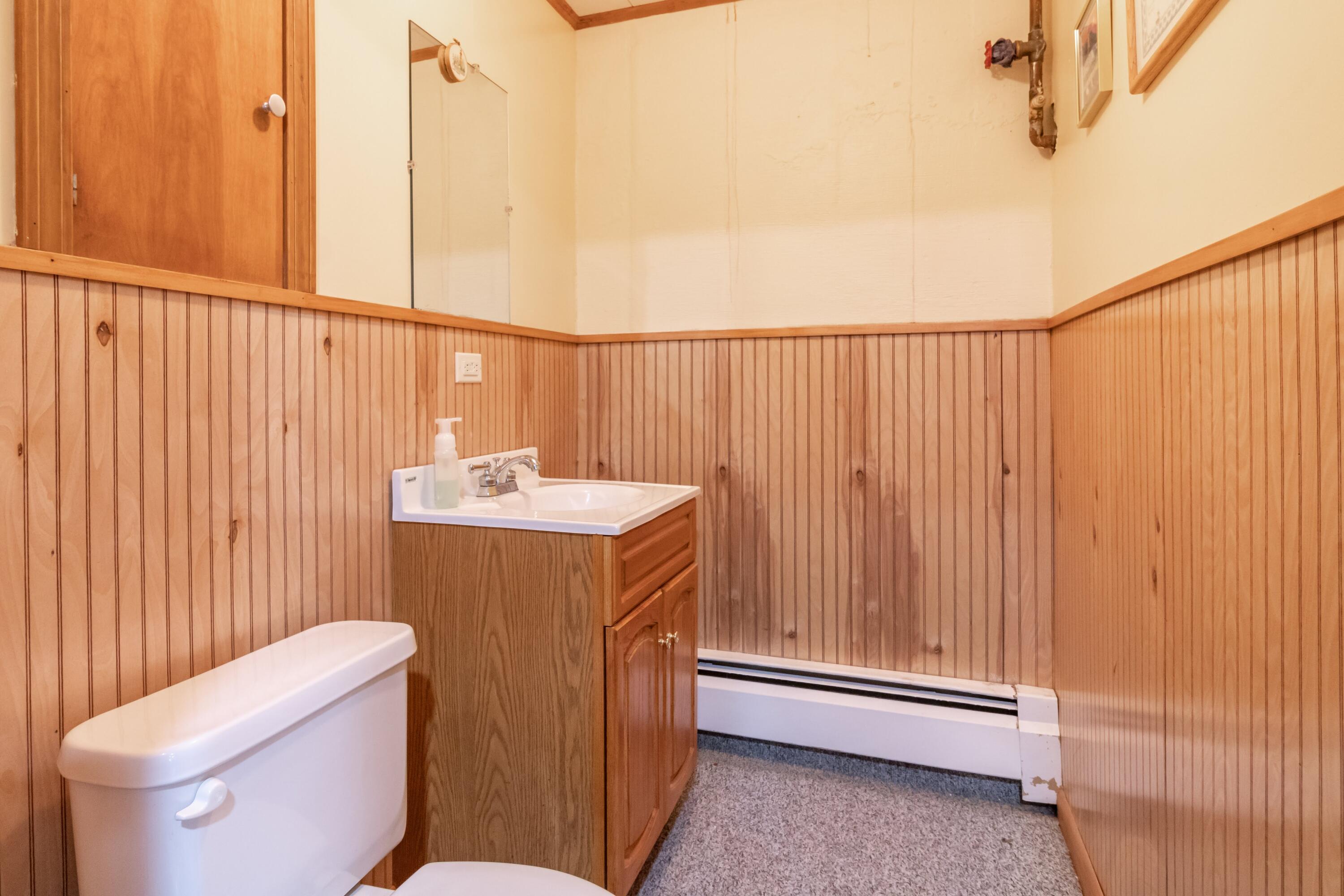 1600 River Road Bucksport, ME 04416 - Photo 39 of 47 1600 River Road Interiors-10