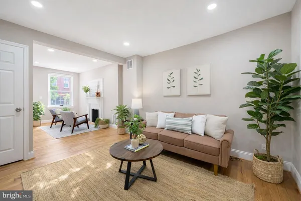 $299,900 | 125 East Cross Street, Baltimore, MD 21230