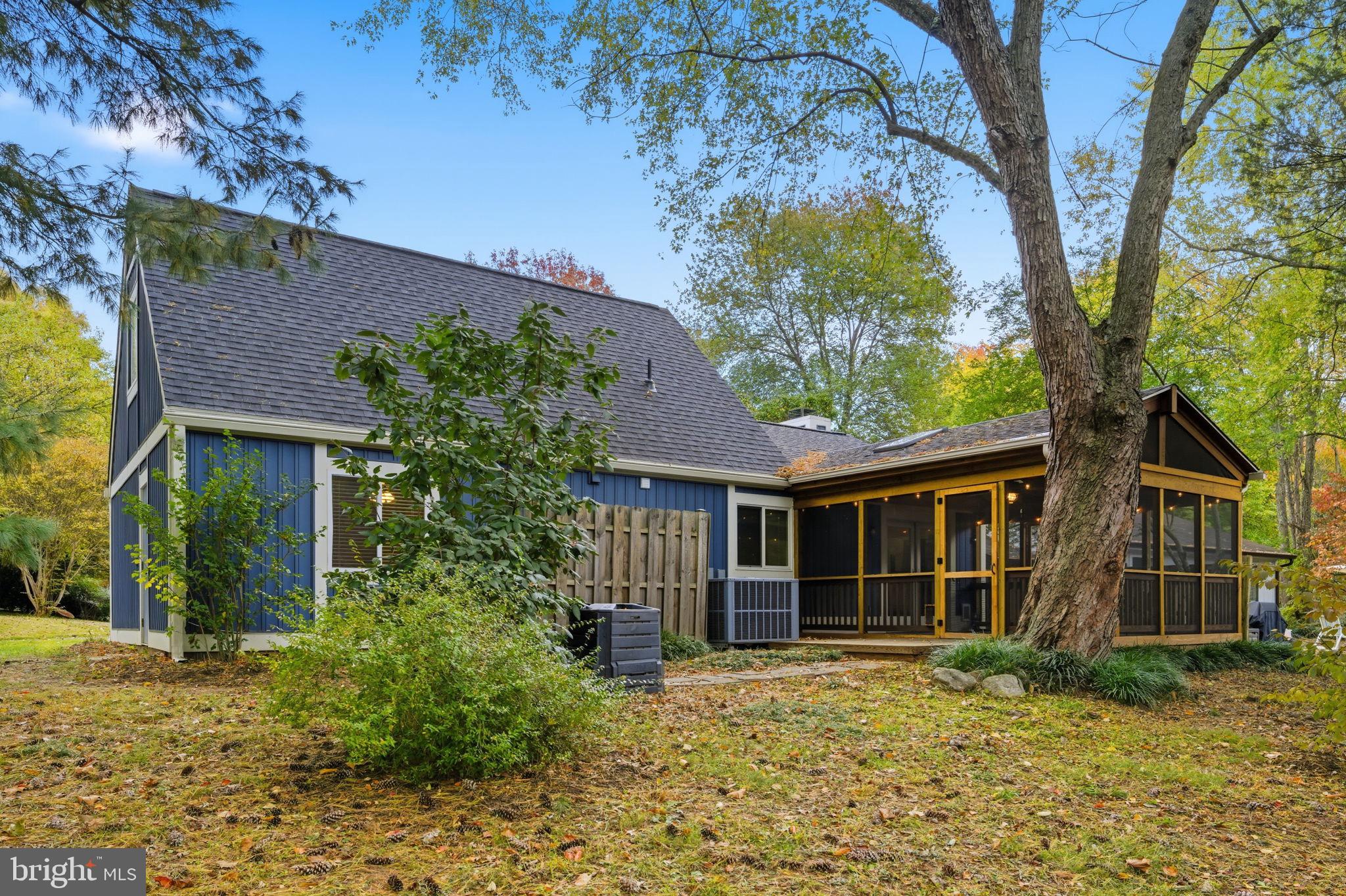 11309 Gatesborough Lane Reston, VA 20191 - Photo 4 of 85 front view of a house with a yard