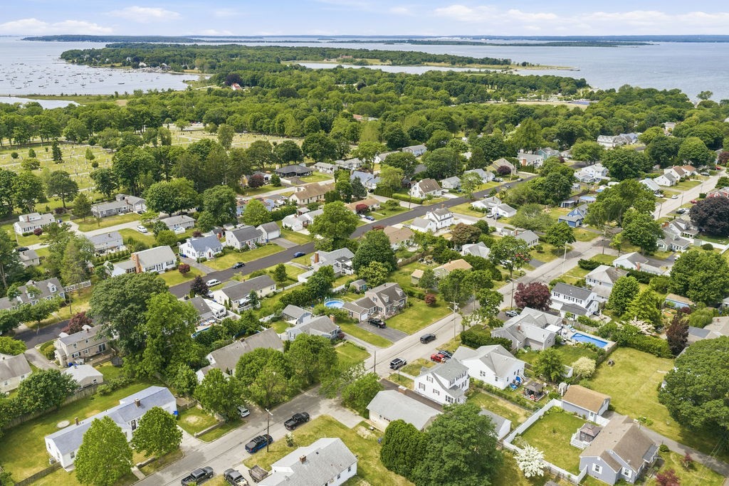 117 Fales Road Bristol, RI 02809 - Photo 8 of 42