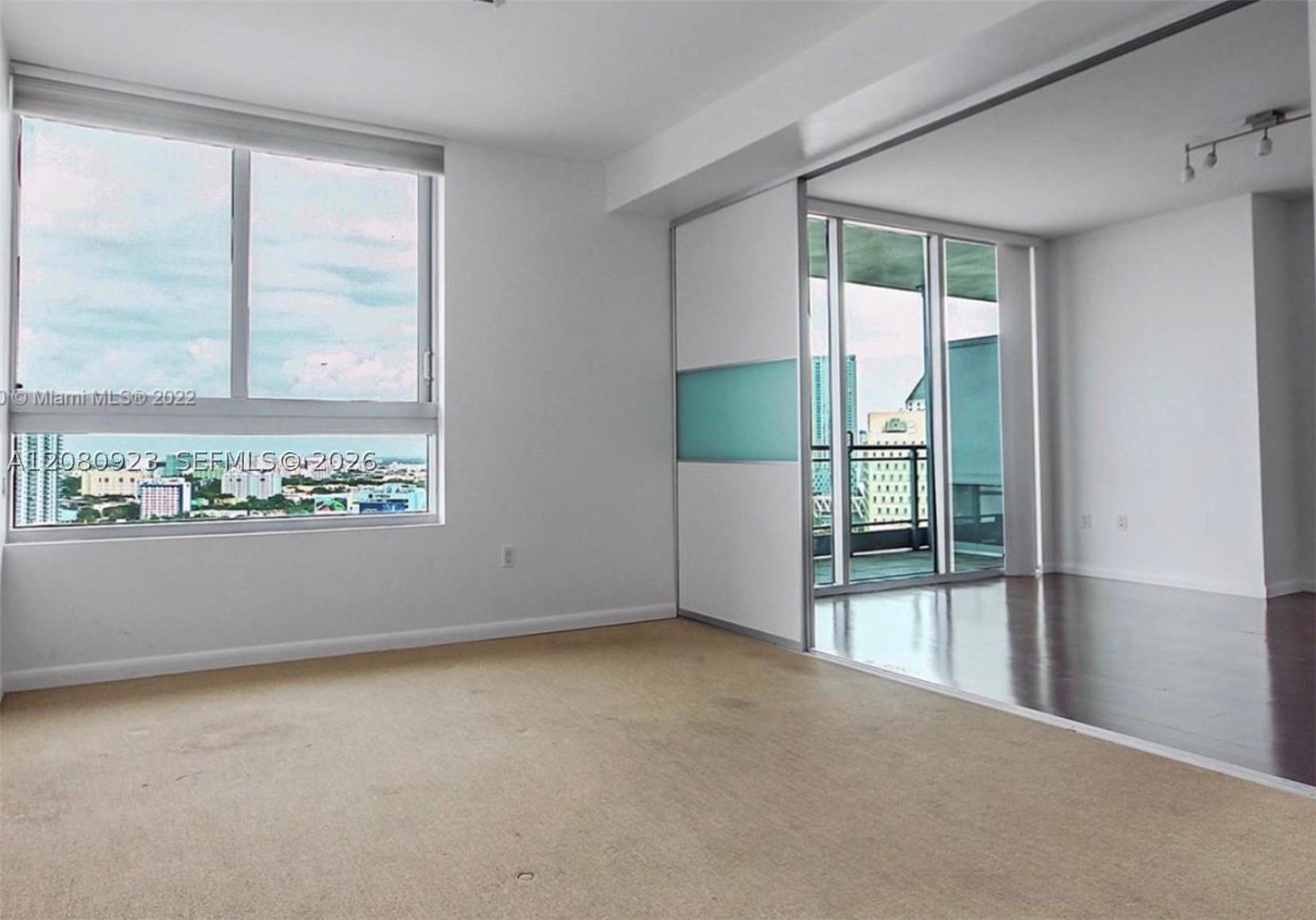 90 Southwest 3rd Street, Unit 2210 Miami, FL 33130 - Photo 5 of 21 Gallery Image 5