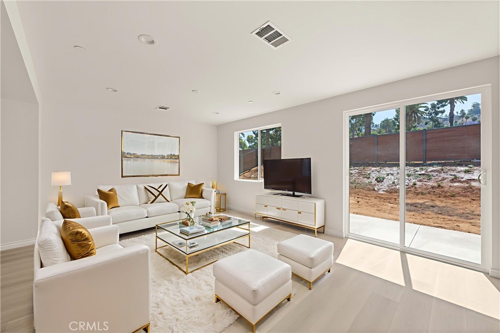 5979 Copperfield Avenue Riverside, CA 92506 - Photo 8 of 39