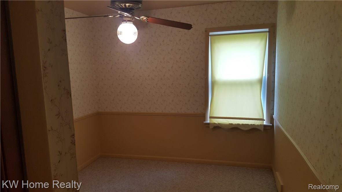 2116 Cole Road Lake Orion, MI 48362 - Photo 6 of 6 20170928_135942.jpg