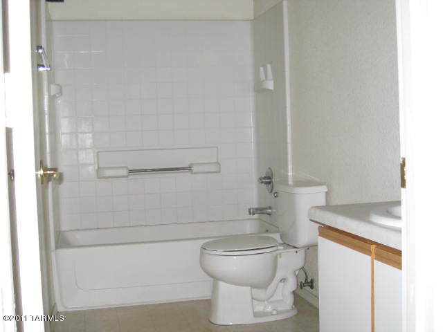 5780 South Manta Ray Road Tucson, AZ 85706 - Photo 8 of 9 Gallery Image 8