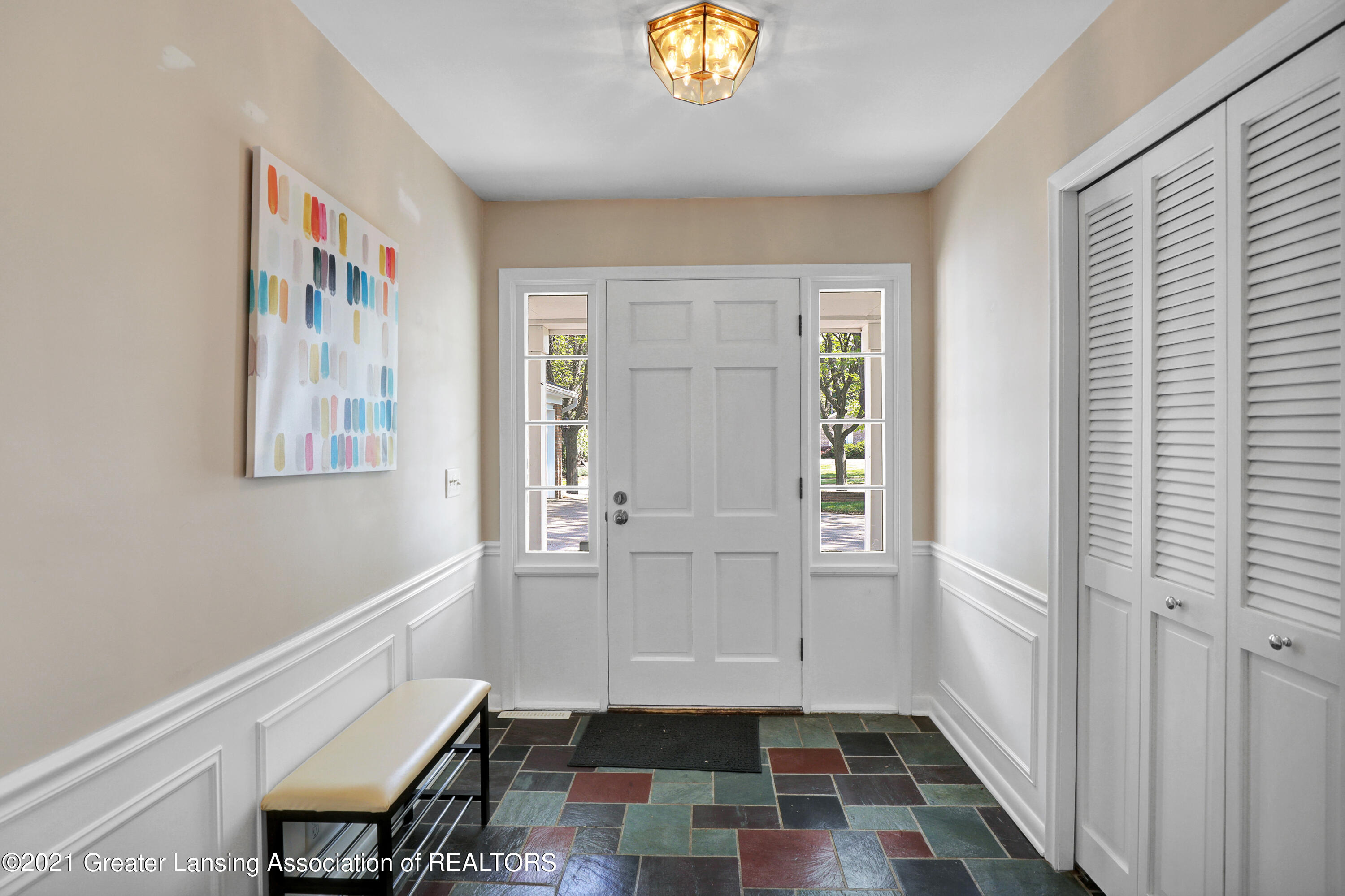 1723 Old Mill Road East Lansing, MI 48823 - Photo 4 of 32 Foyer