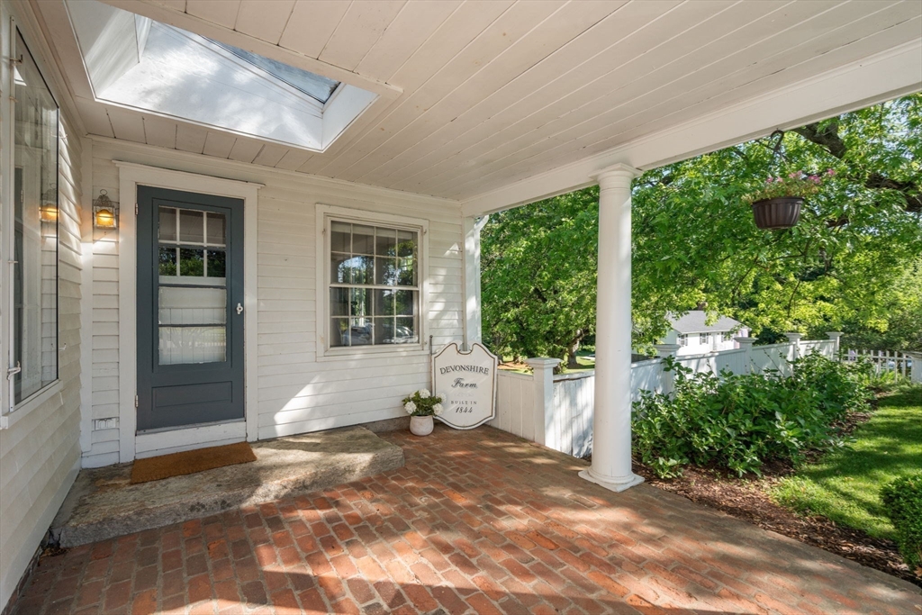 339 Boston Road Sutton, MA 01590 - Photo 6 of 30