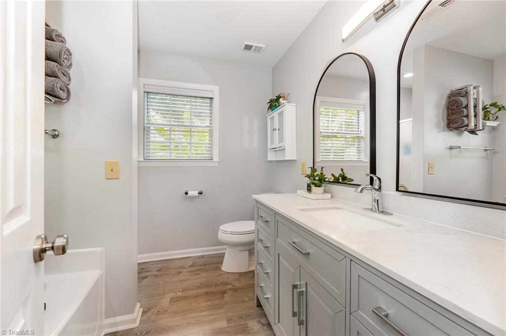 3929 Landover Drive High Point, NC 27265 - Photo 9 of 17 Ensuite