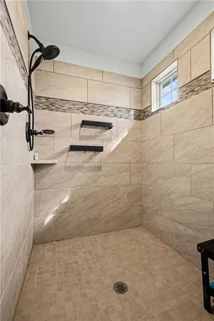 $500,000 | 10810 North Virginia Avenue, Kansas City, MO 64155