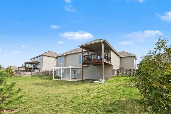 $500,000 | 10810 North Virginia Avenue, Kansas City, MO 64155