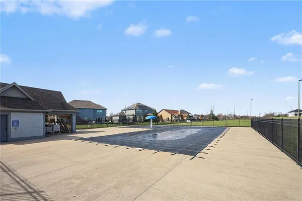 $500,000 | 10810 North Virginia Avenue, Kansas City, MO 64155